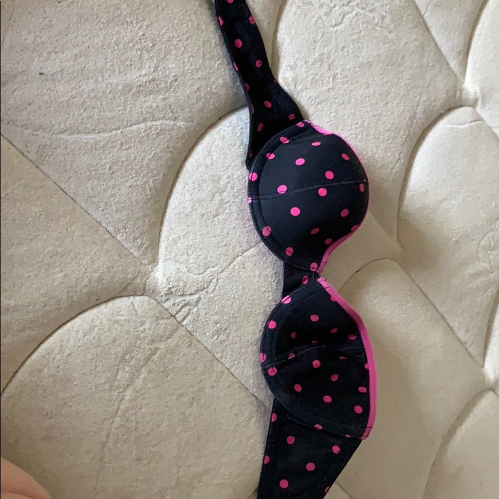 Victoria’s Secret strapless bra